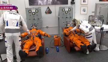 Última hora del lanzamiento de la misión Artemis 2, en directo | Los astronautas se preparan para subir a la nave