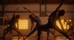 Nació en Bariloche, a los 18 viajó a Buenos Aires, terminó en Dinamarca y relata su traumática experiencia con el gurú de yoga buscado por Interpol