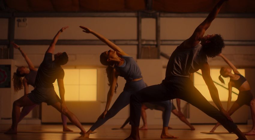 Nació en Bariloche, a los 18 viajó a Buenos Aires, terminó en Dinamarca y relata su traumática experiencia con el gurú de yoga buscado por Interpol