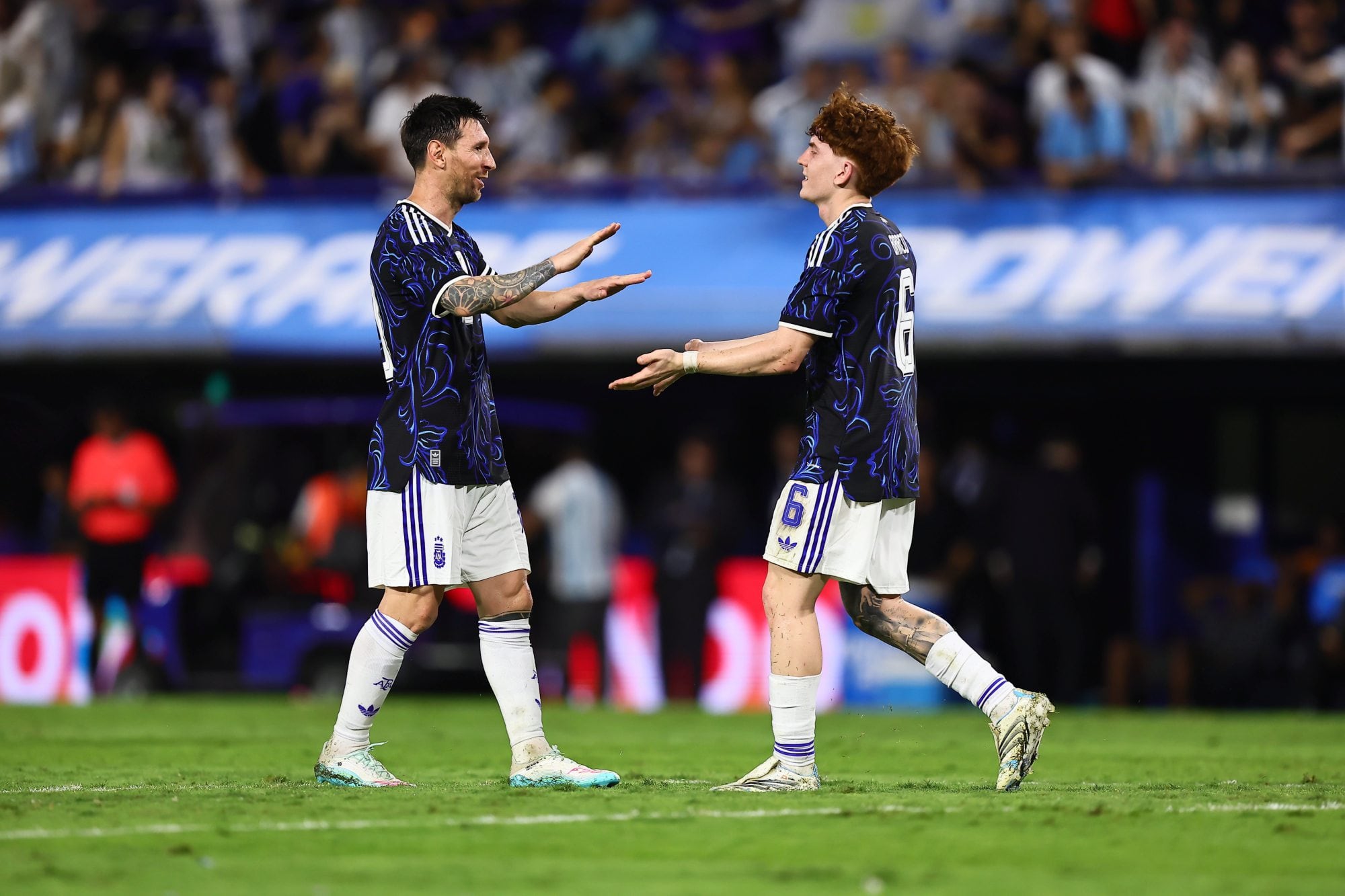 Lionel Messi y Valentín Barco, dos generaciones en un mismo equipo, camino al Mundial