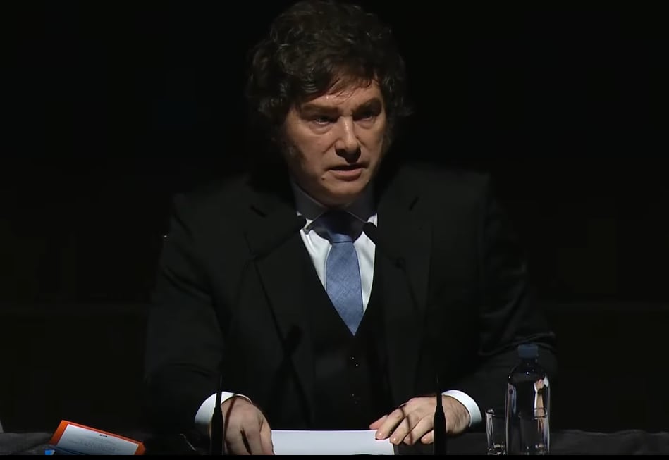 El presidente Javier Milei durante el debate sobre “Keynes y la Teoría General” en el Palacio Libertad