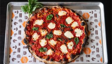 Cuánto cuesta la pizza viral de Palm Beach que Ron DeSantis fue a probar en persona