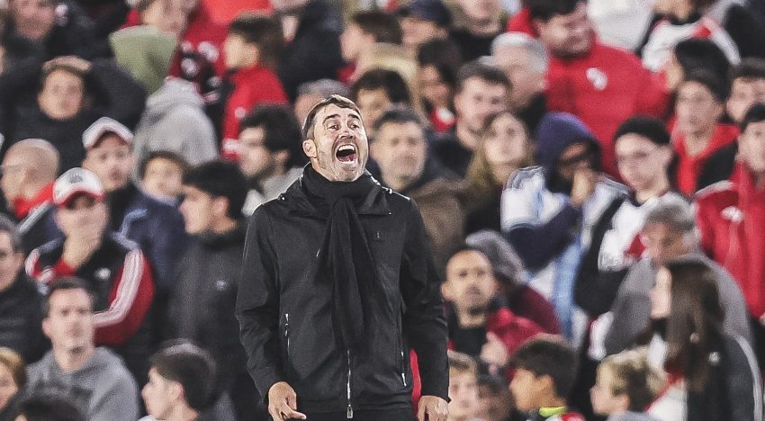 Eduardo Coudet sigue sin encontrar el diagnóstico para su River: “Termino metiendo manotazos”