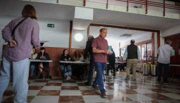 Elecciones en Andalucía 17M, en directo | El PP revalida la mayoría absoluta en Andalucía, según el sondeo de Sigma Dos para Canal Sur