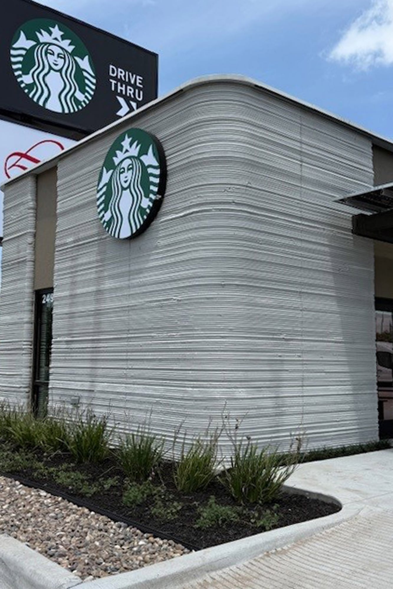 Así se ve el Starbucks de Texas construido con esta metodología