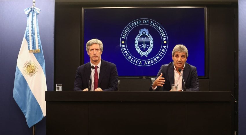 El riesgo país se mantiene por debajo de los 500 puntos y se acerca a los mínimos del año