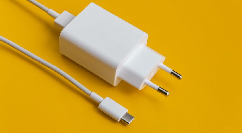 Por qué se calienta el cargador del celular y cuál es la mejor forma de solucionarlo
