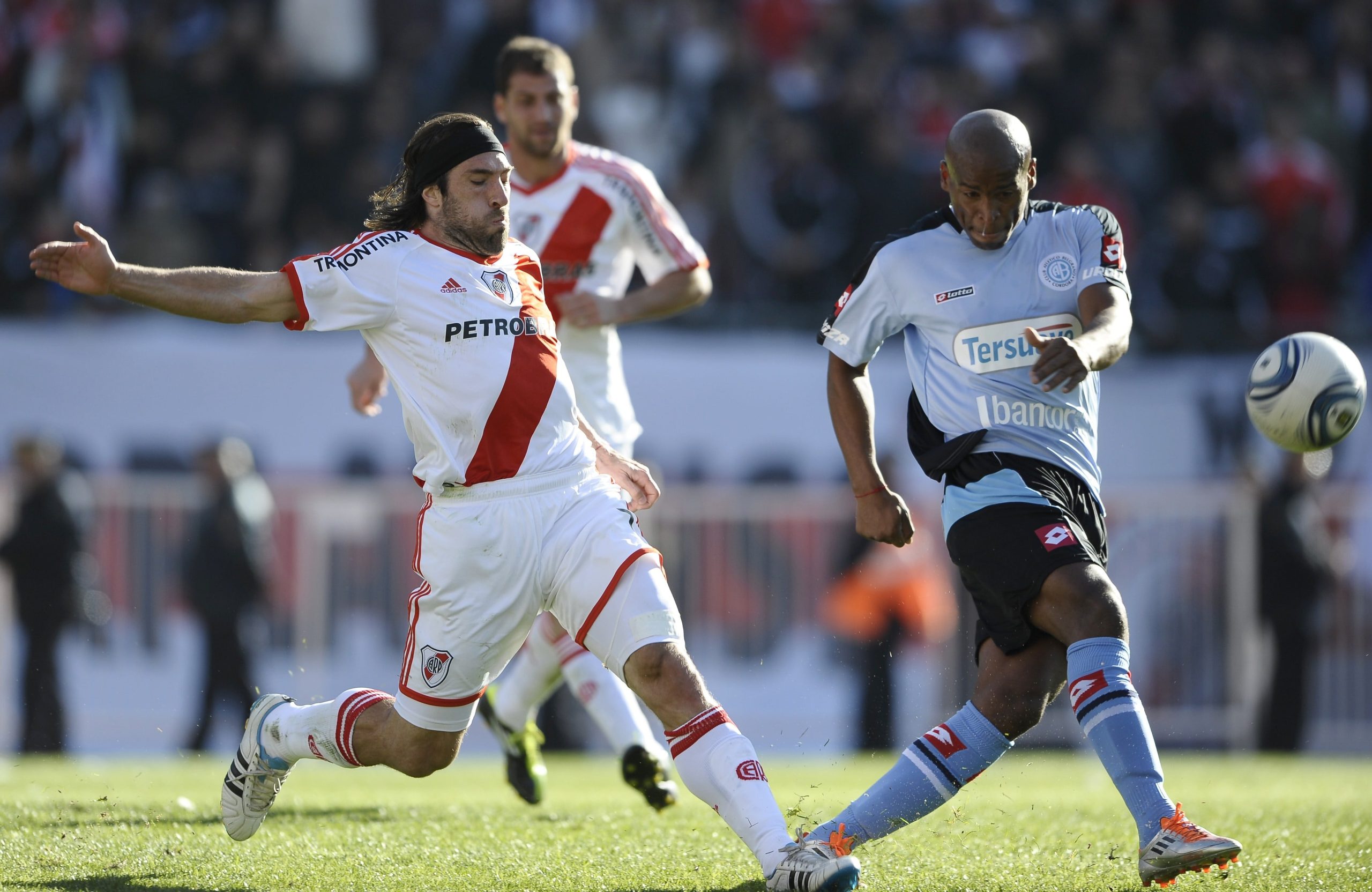 El encuentro más recordado de la historia entre River y Belgrano es el de la Promoción 2011, cuando el Millonario descendió a la B