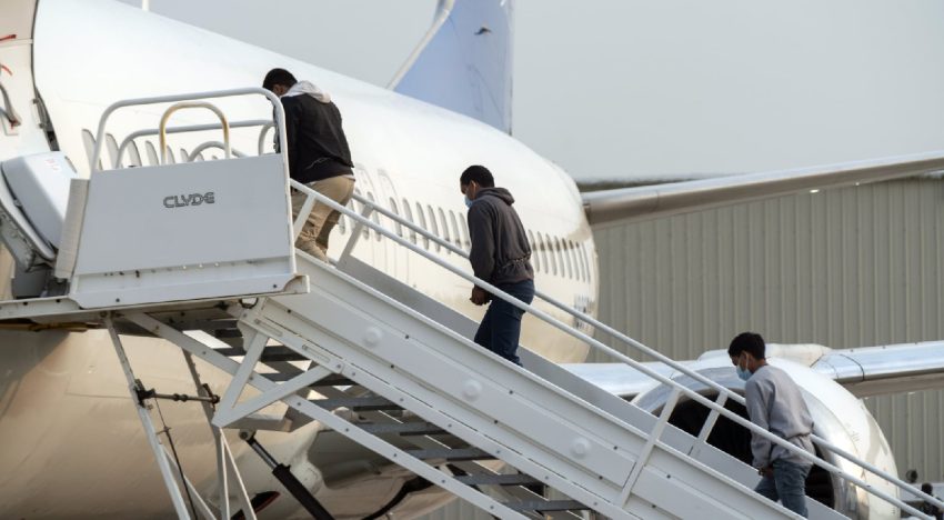Es oficial: el DHS revela detalles sobre nuevos aviones para deportaciones del ICE