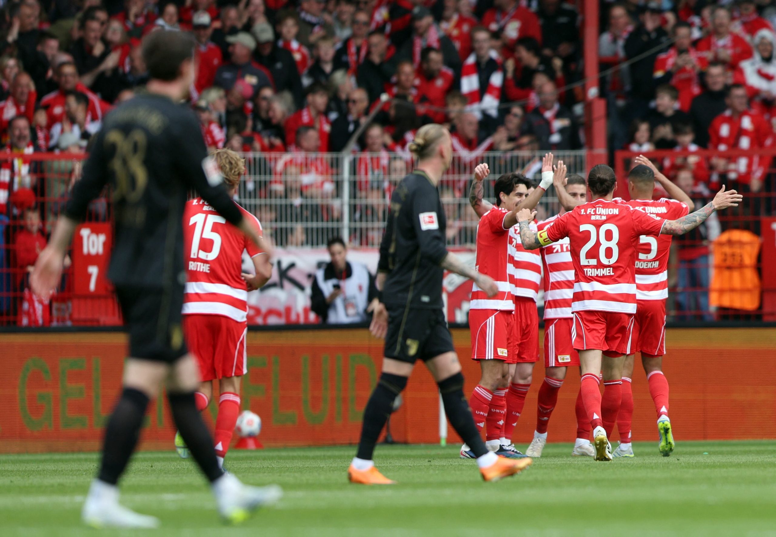 Unión Berlín vs Augsburg por la fecha 34 de la Bundesliga de Alemania del 2026.