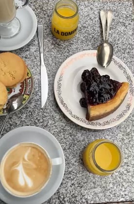 Desayunos y meriendas con una carta que combina clásicos y opciones caseras