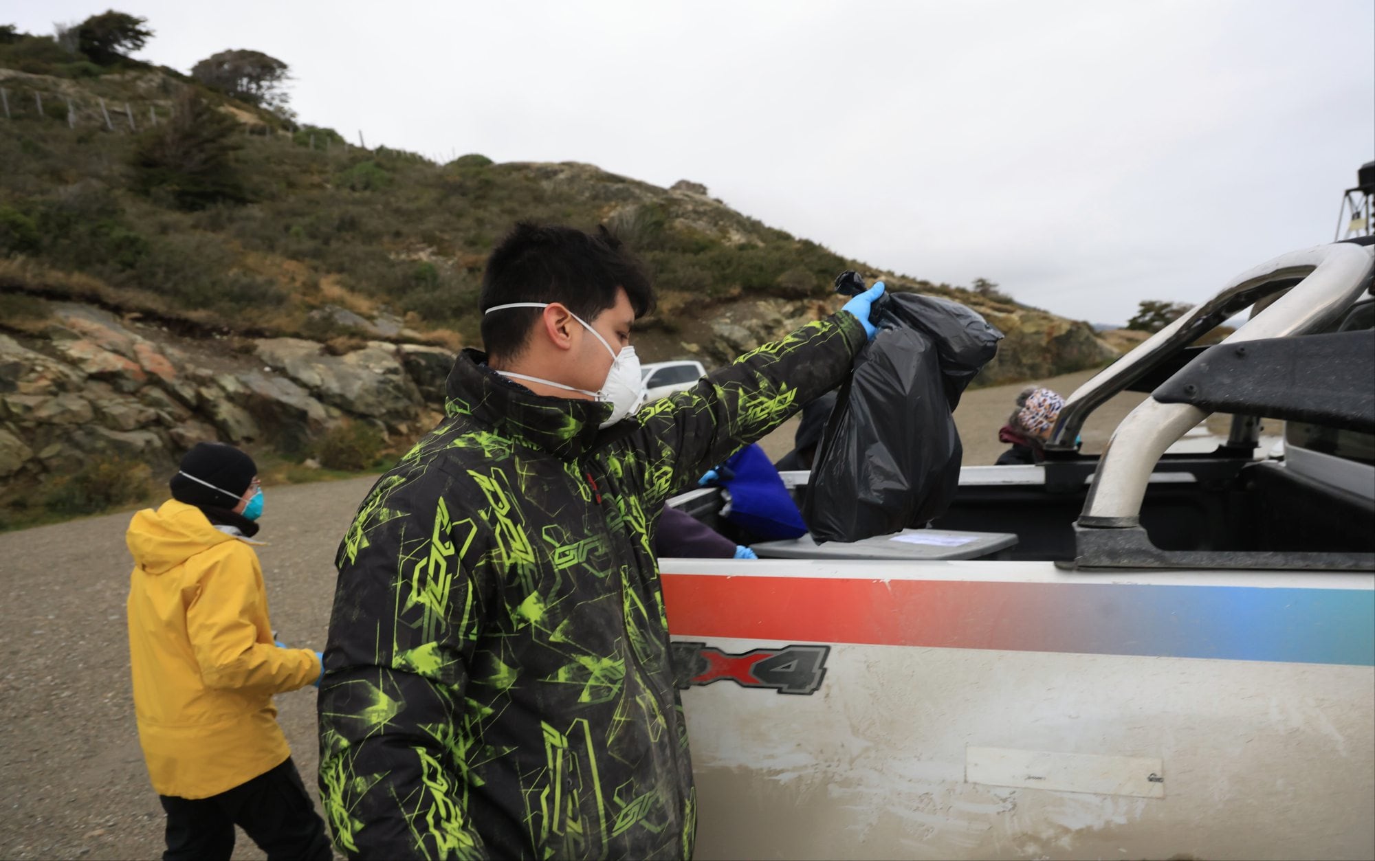 En la segunda jornada de relevamiento en ushuaia, el equipo del Malbrán retiró algunas de las trampas utilizadas para capturar ratones