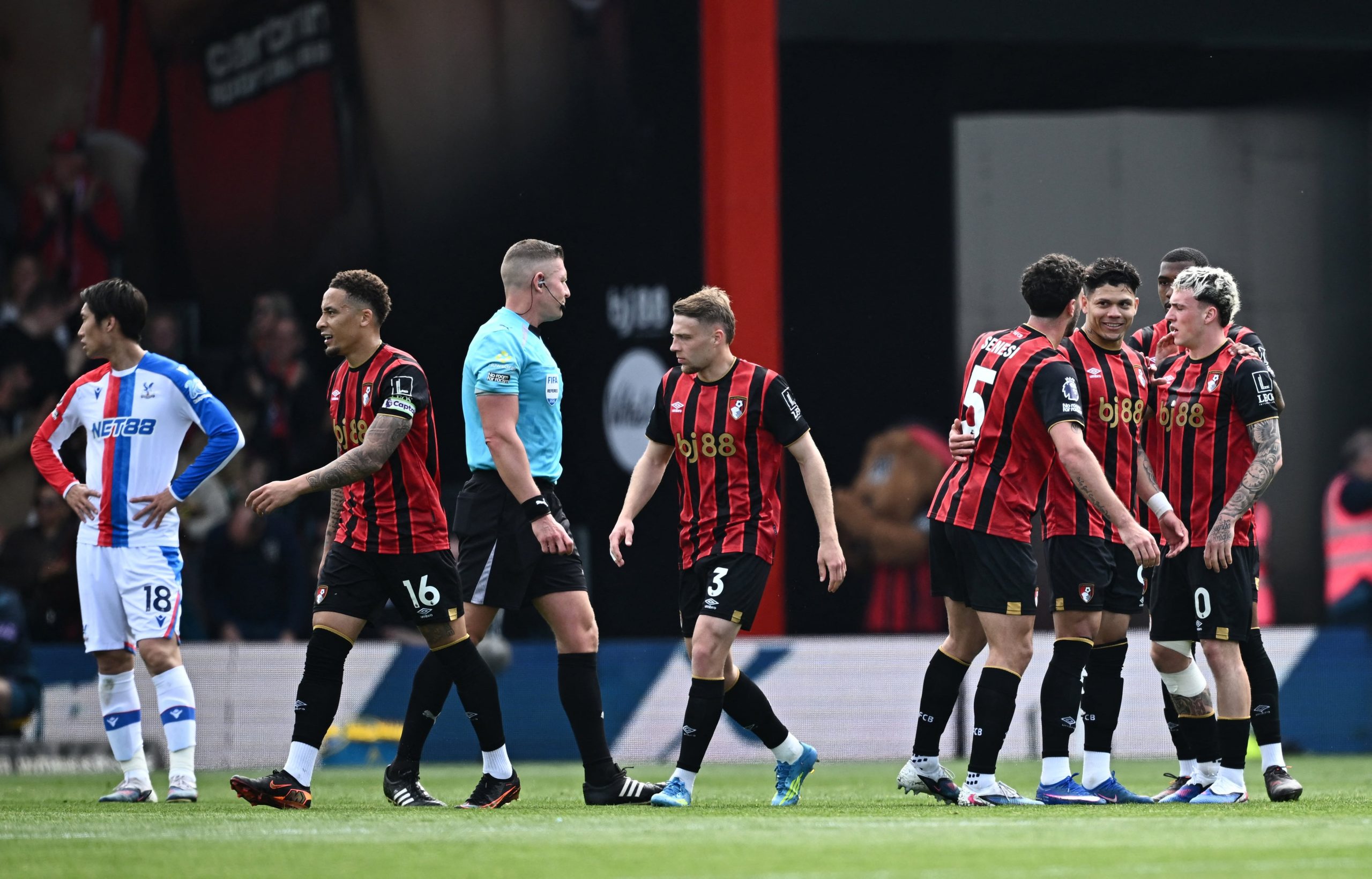 Bournemouth vs Crystal P. por la fecha 35 de la Premier League del 2026.