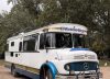 “Me conectó espiritualmente”. Es el nieto de una inolvidable artista y recorre la Argentina en un motorhome llevando su música