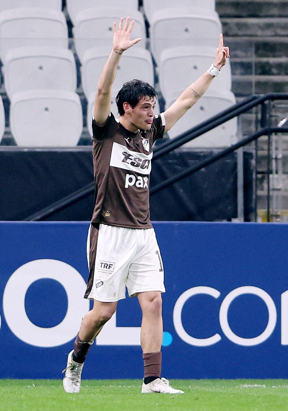 Corinthians vs Platense por la fase de grupos de la Copa Libertadores del 2026.