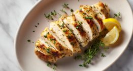 Adiós a la pechuga de pollo seca: el truco que usan muchos cocineros para que quede más tierna y jugosa