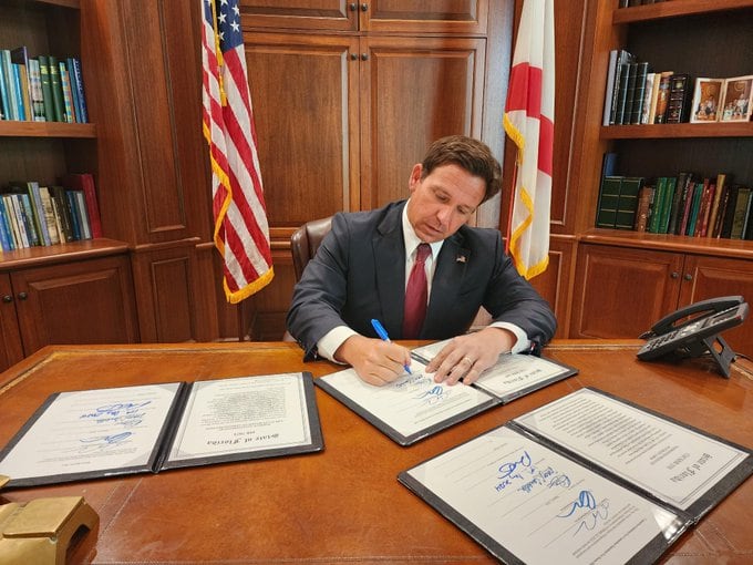 La ley de Florida firmada por DeSantis aumentó el monto máximo de herencia por el que se puede acceder a un proceso simplificado