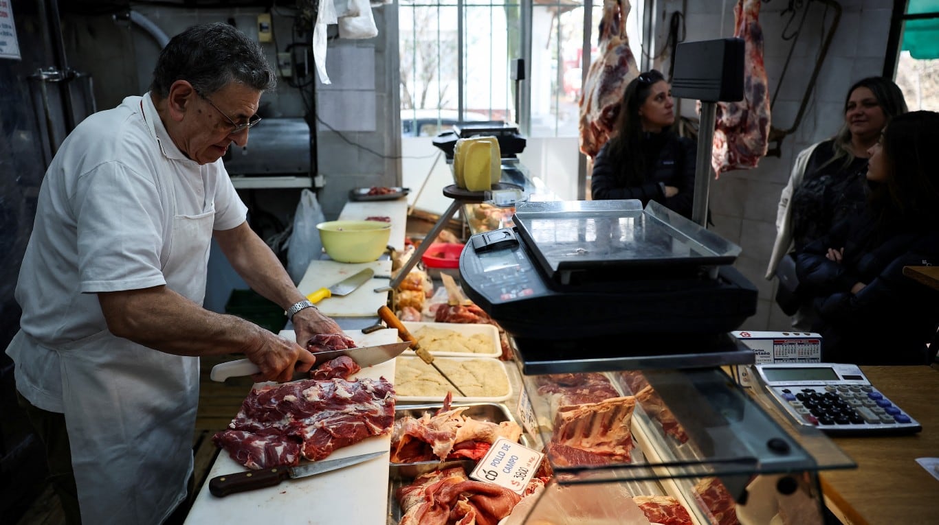 El aumento de la carne, que había sido muy fuerte en marzo, tuvo menor impacto en abril. (Foto: REUTERS/Agustin Marcarian).