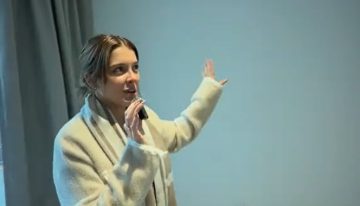 Así es el nuevo departamento de Sofía Gonet: inodoro inteligente, lavarropas de lujo y una sala de streaming