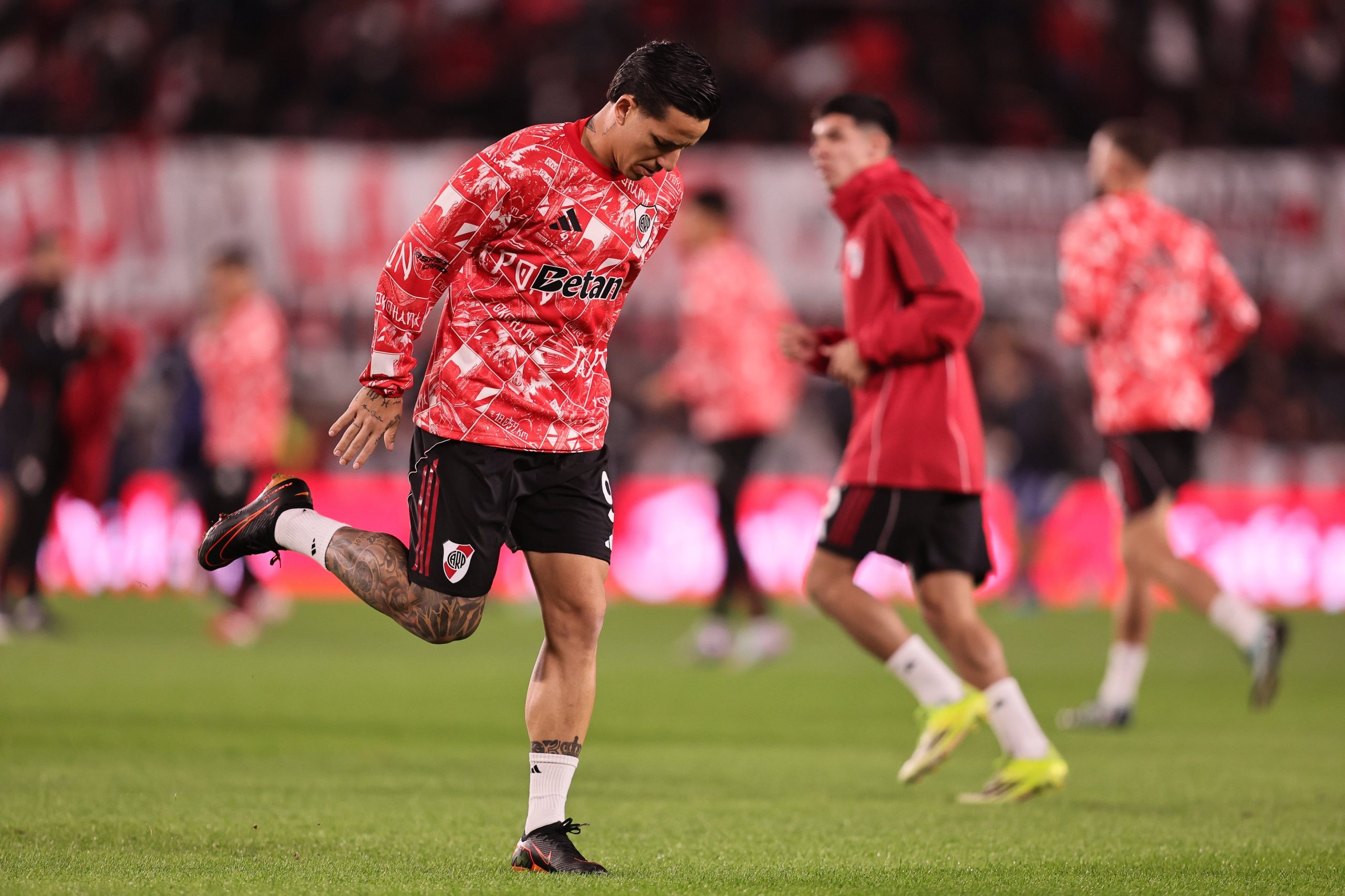 Los futbolistas regresaron al vestuario y en breve comienza el partido por el último boleto a semifinales