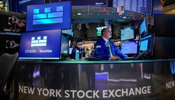El petróleo cae por debajo de los US$100 y las bolsas del mundo repuntan tras el anuncio de Trump sobre Ormuz