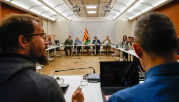 Los sindicatos catalanes reclaman un aumento salarial de 500 euros en cuatro años para los docentes