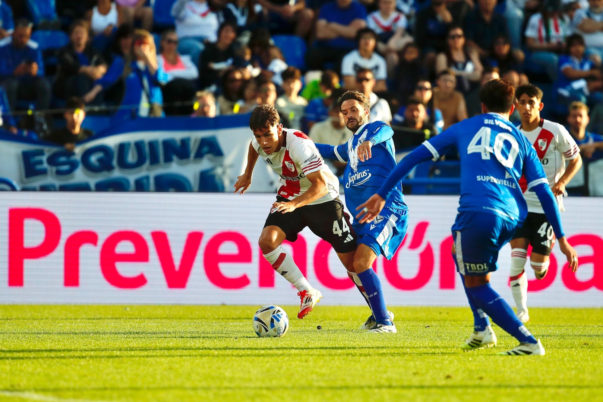 Freitas debutó en River el 16 de noviembre, ante Vélez en Liniers