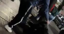 Video: un grupo de adolescentes atacó brutalmente a una alumna a la salida de la escuela en Villa Ballester
