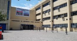 Tiene 28 años y se hizo pasar por alumna de 16 en el Bronx durante semanas: la delató su Facebook