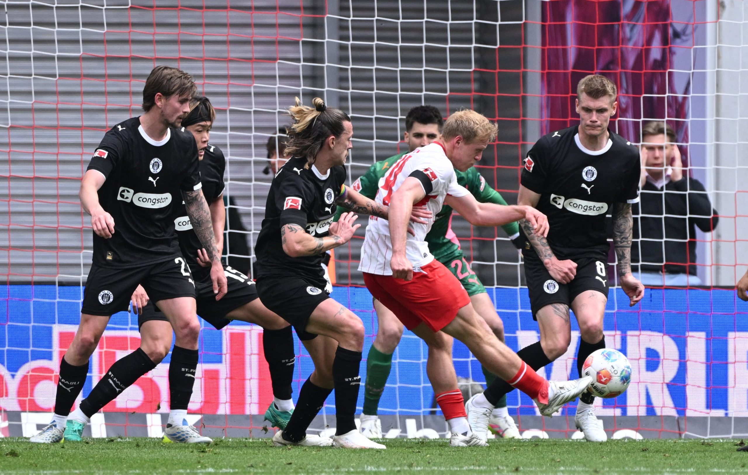 RB Leipzig vs FC St. Pauli por la fecha 33 de la Bundesliga de Alemania del 2026.