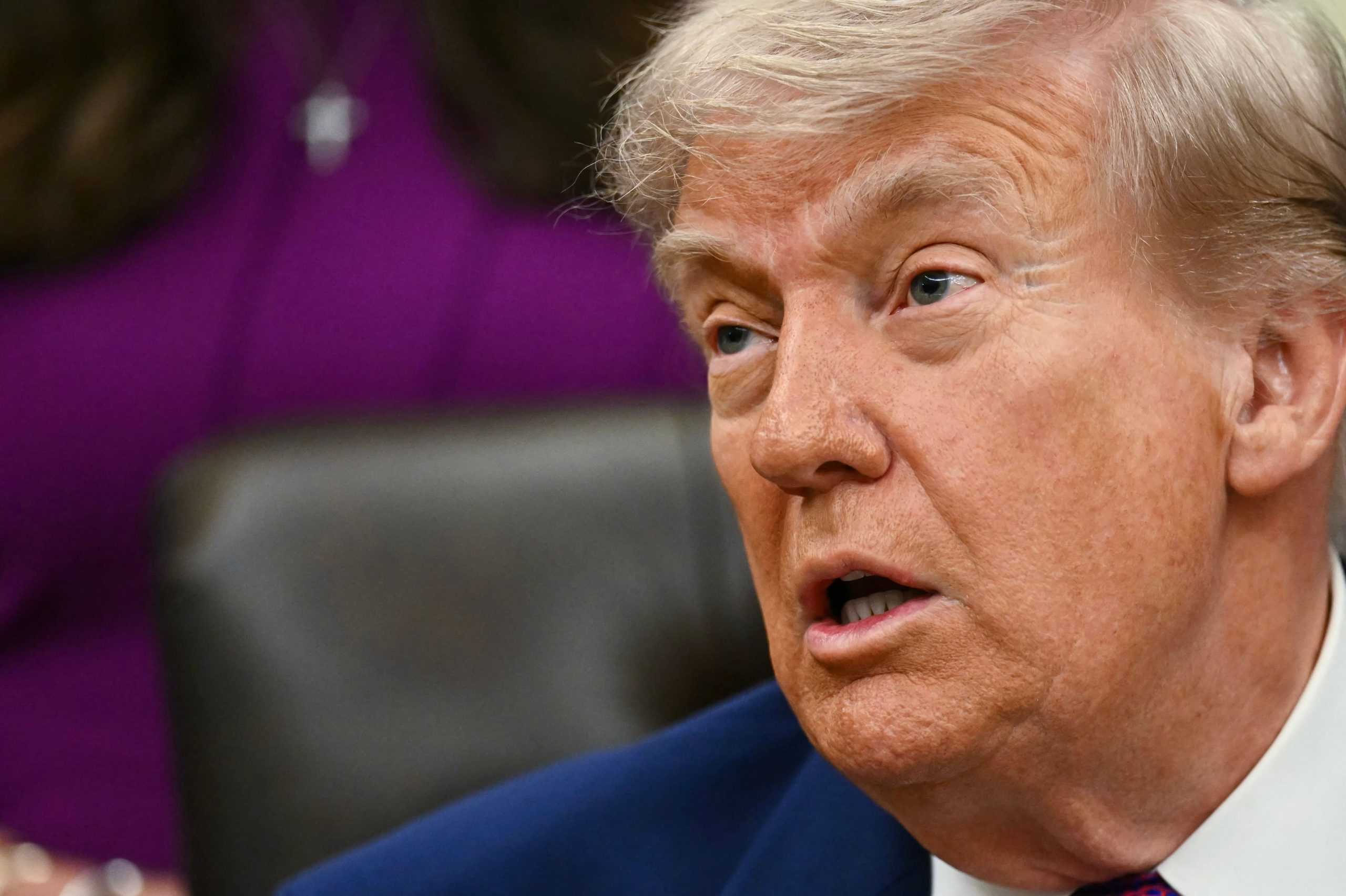 El presidente de Estados Unidos, Donald Trump, habla durante un evento sobre salud materna en el Salón Oval de la Casa Blanca