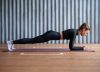 Cuántos segundos recomiendan hacer la plancha: fortalece glúteos, hombros, piernas y espalda