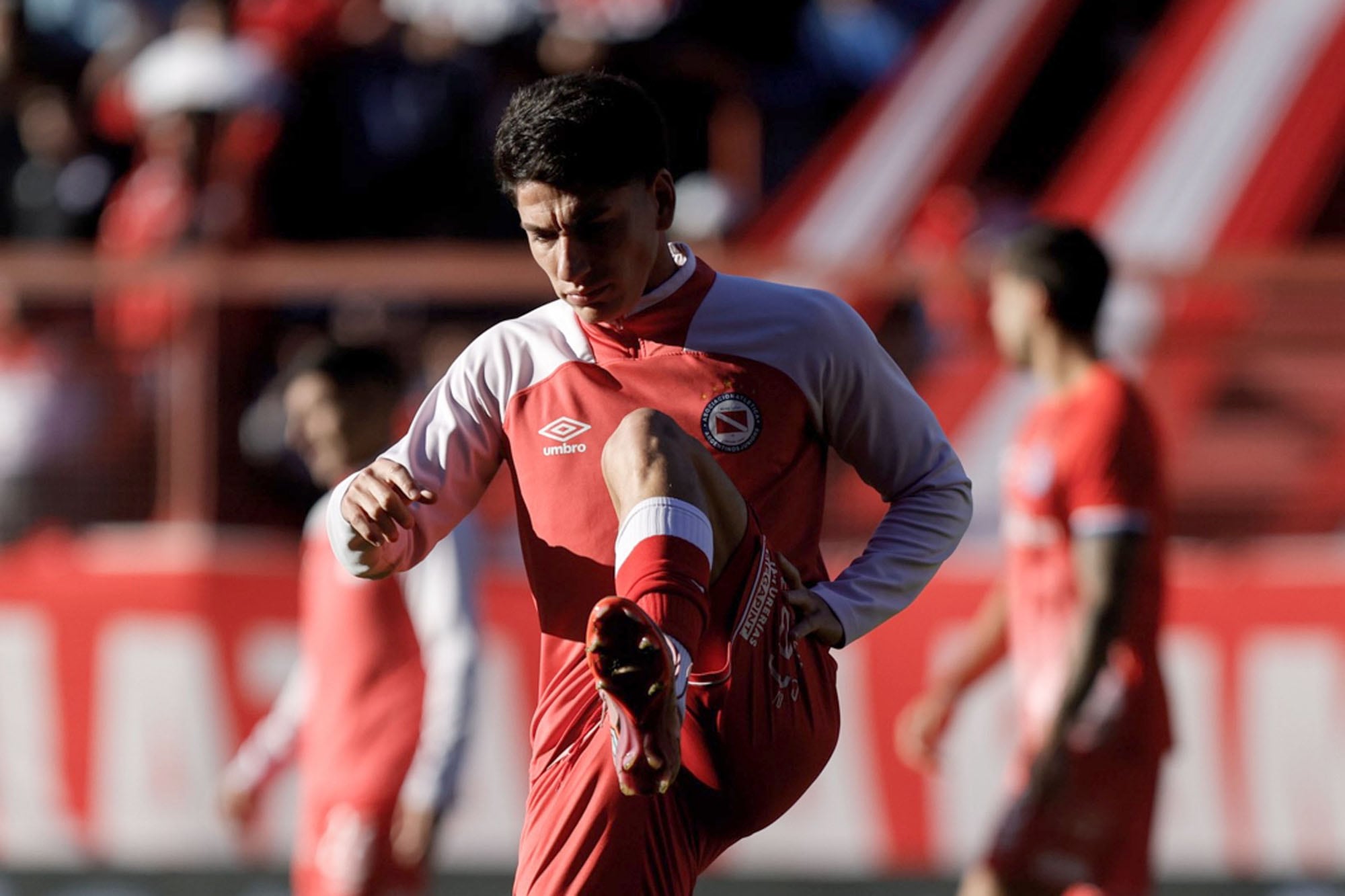 La entrada en calor de los jugadores de Argentinos Juniors