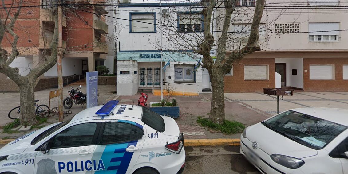 El conductor del tractor quedó detenido en la Comisaría de Miramar. (Foto: Google Street View)