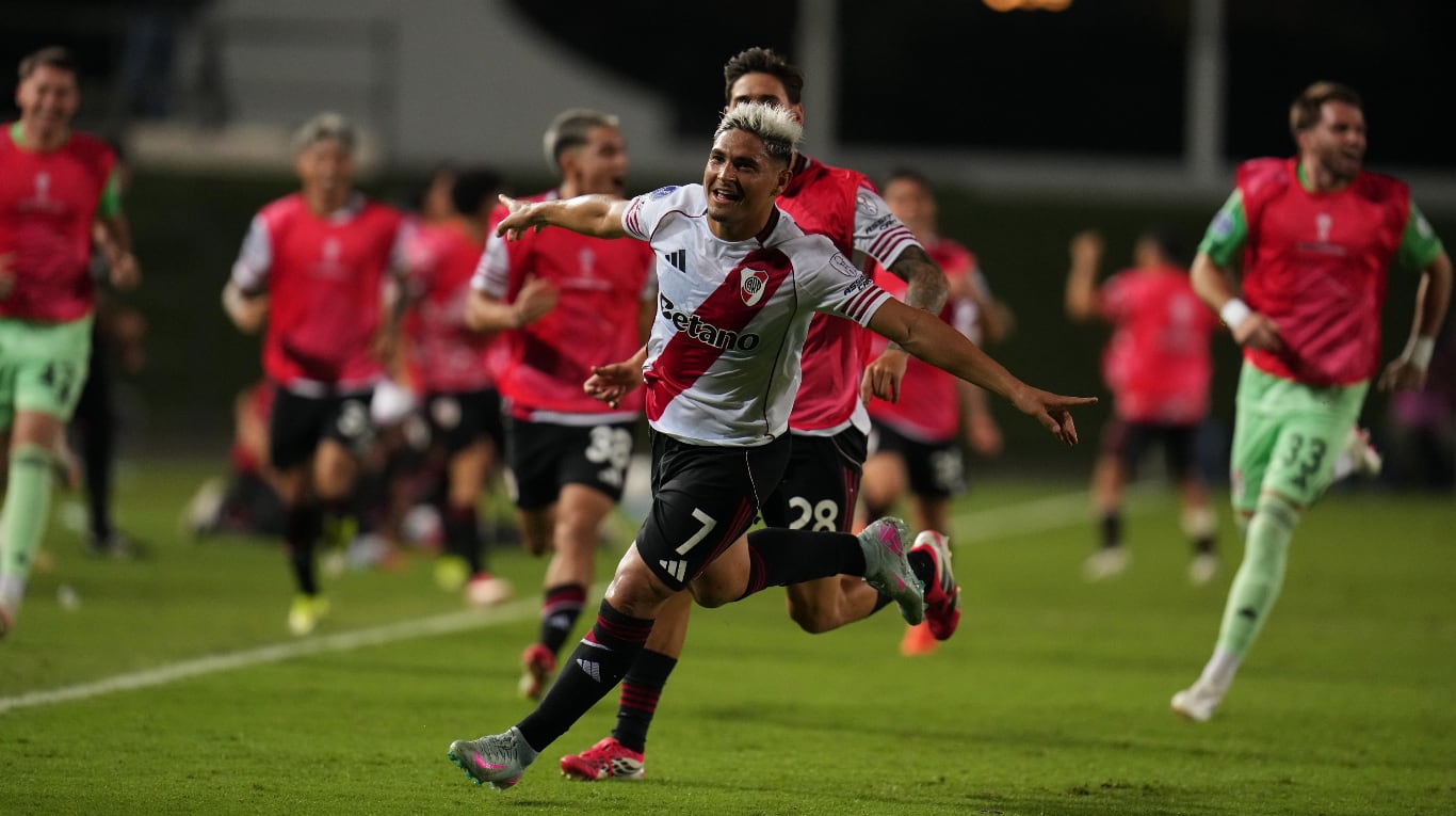 Maximiliano Salas anotó el 2-1 para River ante Carabobo. (Foto: AP)