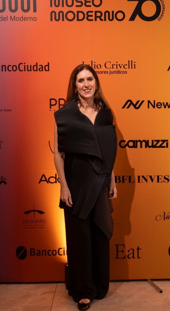 Victoria Noorthoorn, directora del Museo de Arte Moderno de Buenos Aires, con un look de Min Agostini