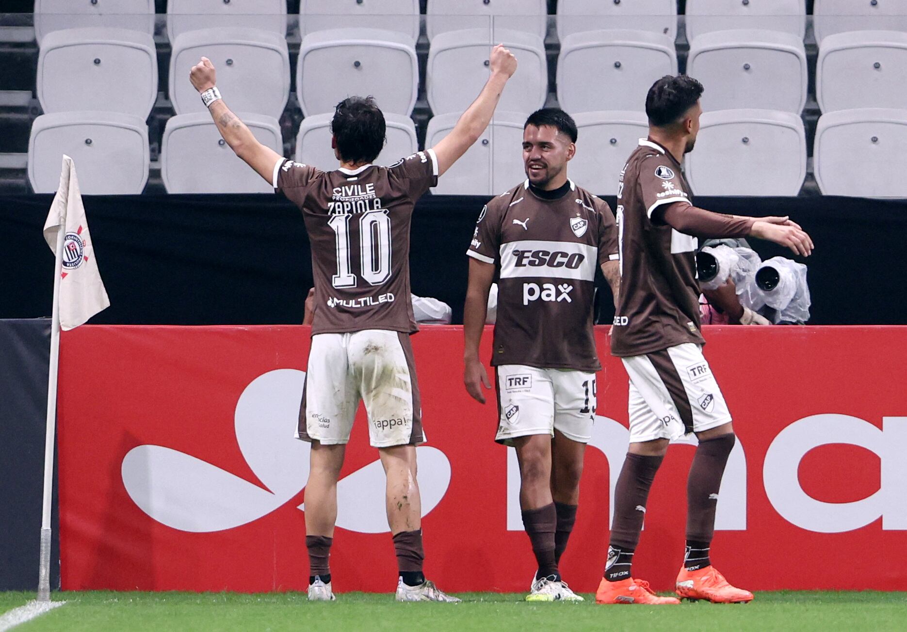 Corinthians vs Platense por la fase de grupos de la Copa Libertadores del 2026.
