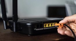 ¿Una moneda en el router? El truco que promete mejorar tu Wi-Fi pero podría arruinarlo