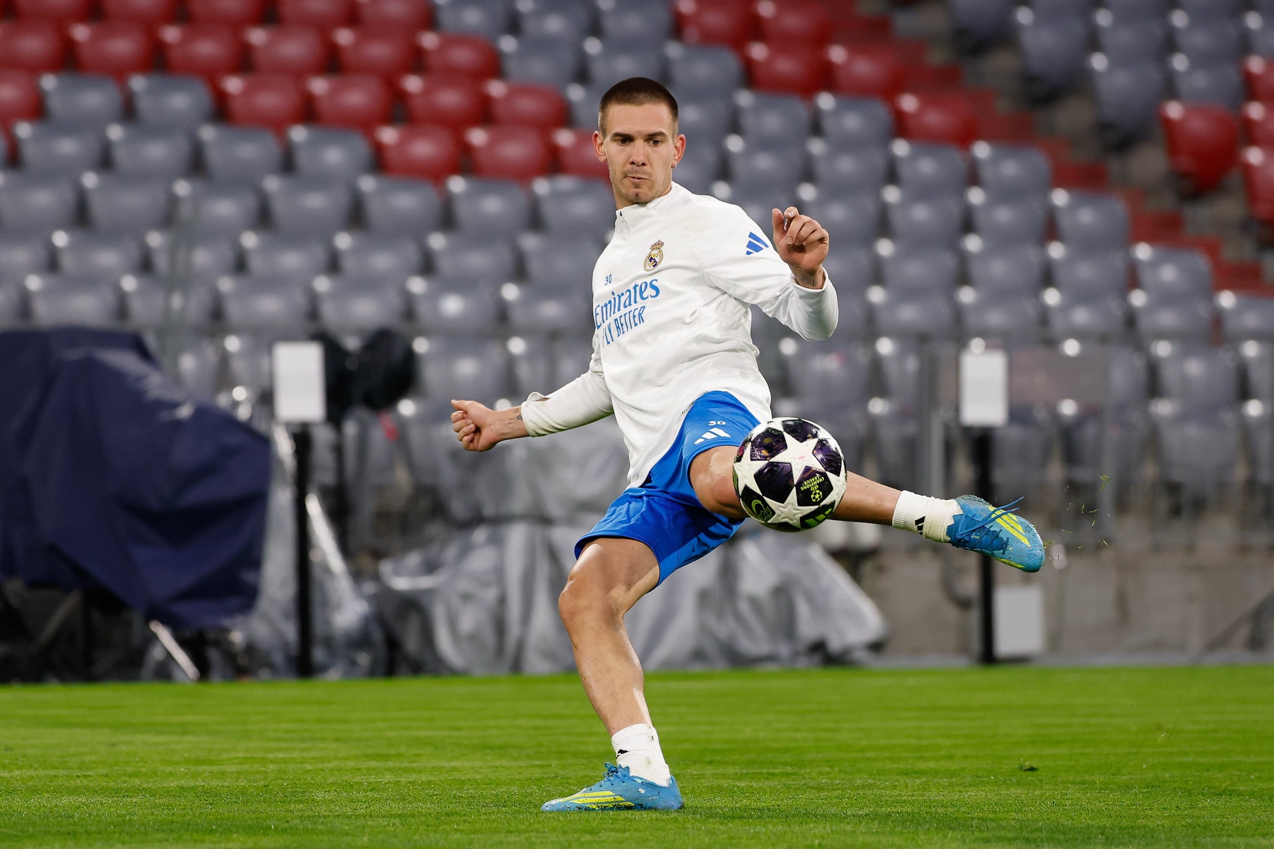MUNICH, GERMANY - APRIL 14: Franco Mastantuono, player of Real Madrid, is training with his teammates prior to their UEFA Champions League 2025/26 quarter-final second leg match at Football Arena Munich on April 14, 2026 in Munich, Germany. (Photo by Pedro Castillo/Real Madrid via Getty Images)