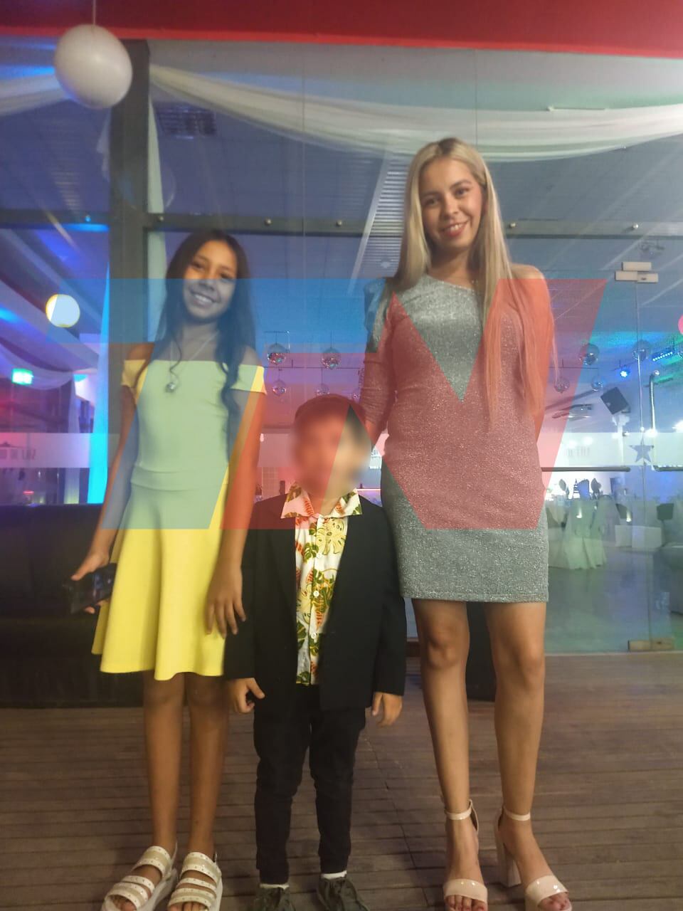 Agostina junto a su familia. (Foto: TN)