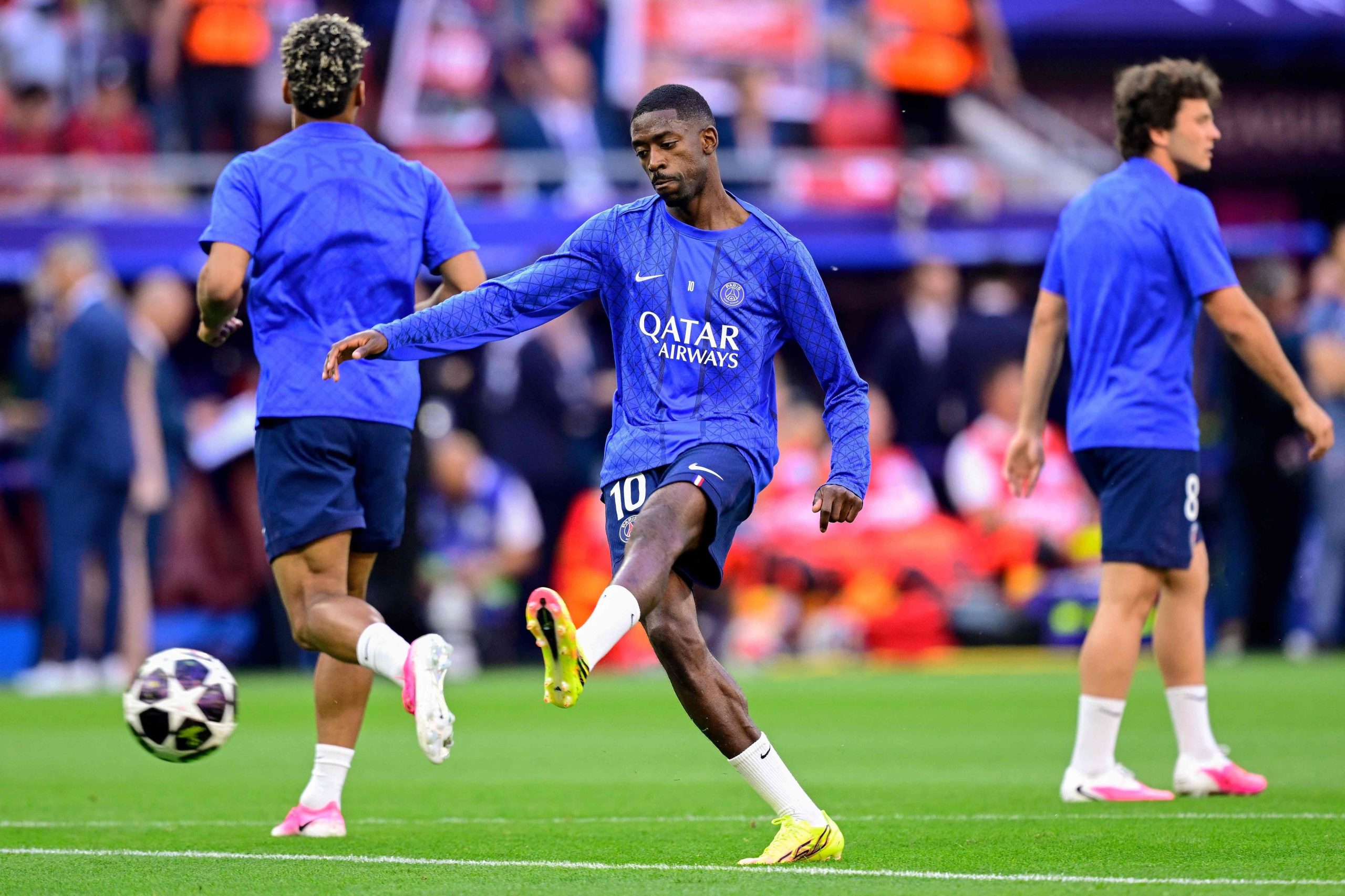 Ousmane Dembélé durante la entrada en calor