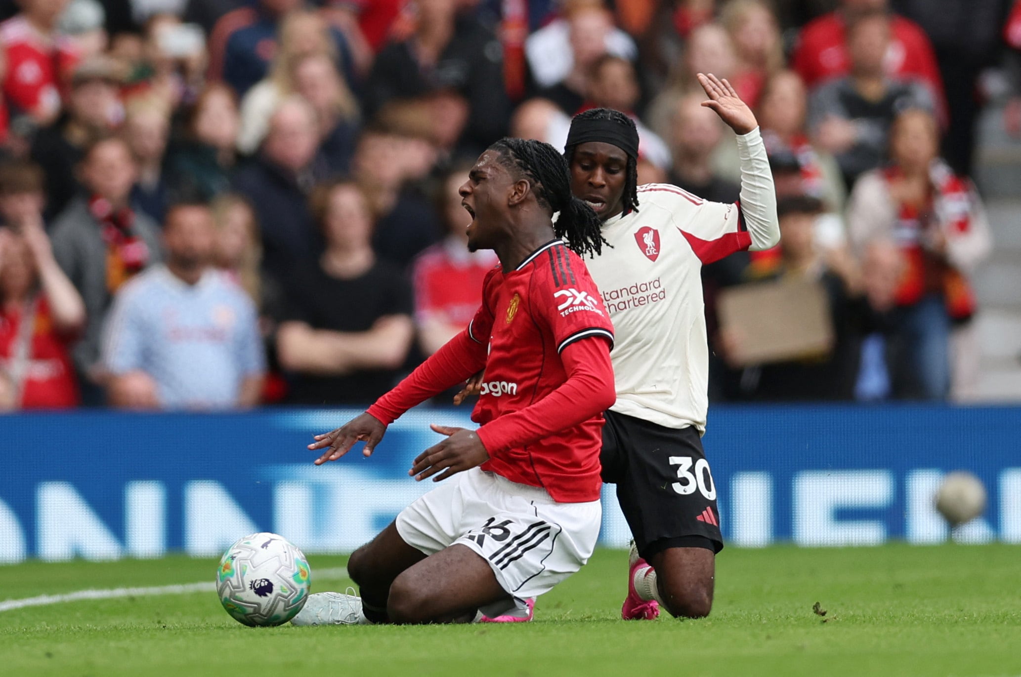 Man. United vs Liverpool por la fecha 35 de la Premier League del 2026.