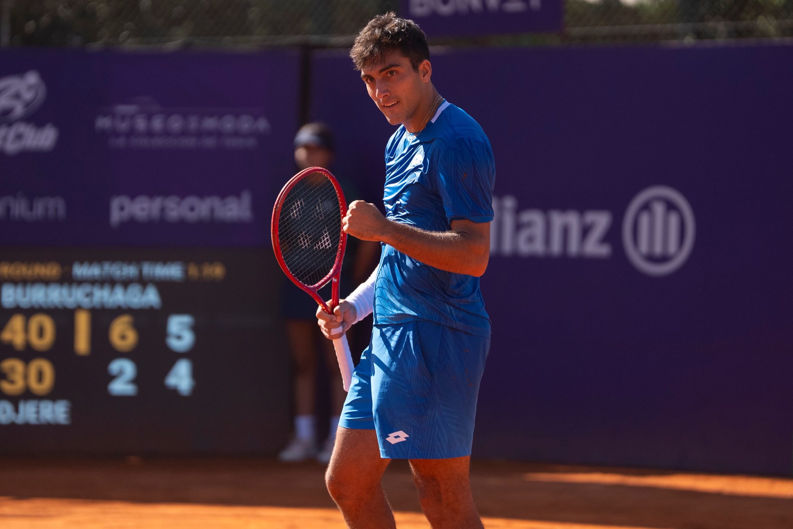 Román Burruchaga tendrá una prueba de fuego tremenda cuando enfrente al canadiense Felix Auger-Aliassime. (foto: X/iebmasargopen)