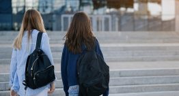 La ley HB 757 impulsada por DeSantis en Florida que impactará en la seguridad de millones de estudiantes