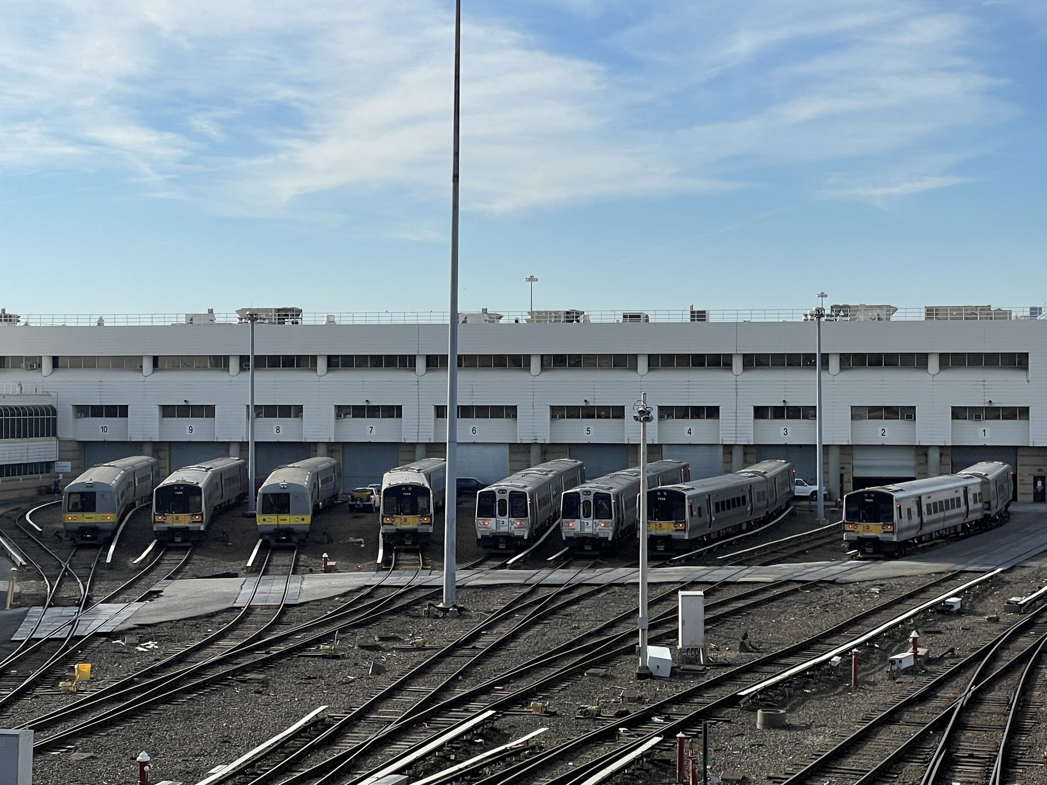 El Long Island Rail Road (LIRR) entró en huelga y suspendió sus servicios