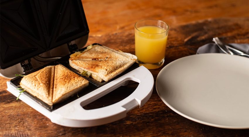 Así es la sandwichera 3 en 1 de Philips con placas antiadherentes extraíbles que se limpia sin enfuerzo