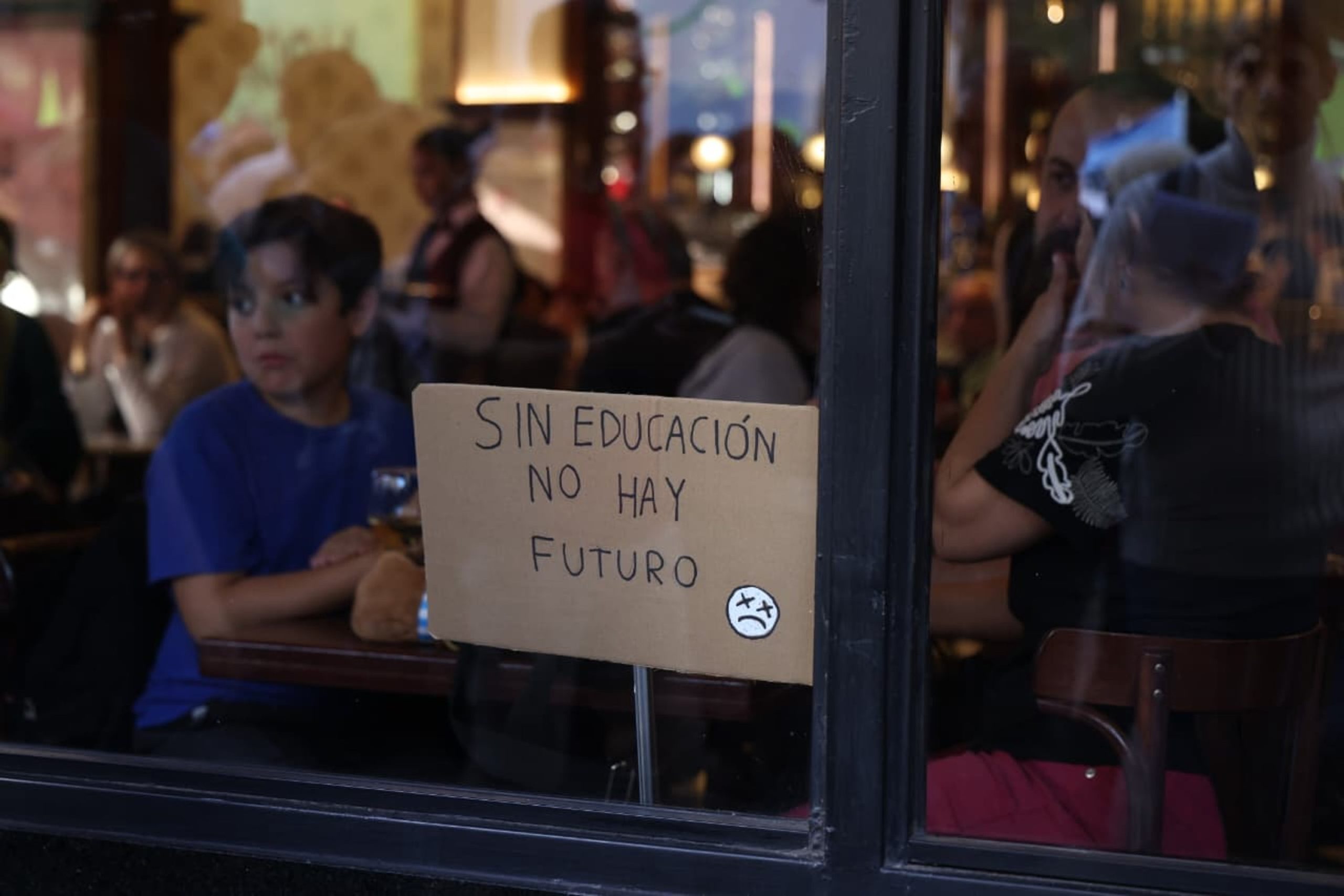 Piden más fondos que garanticen el funcionamiento de las casas de estudio públicas y un aumento salarial para los docentes