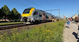 Un tren chocó contra un autobús escolar en Bélgica y hay varios muertos