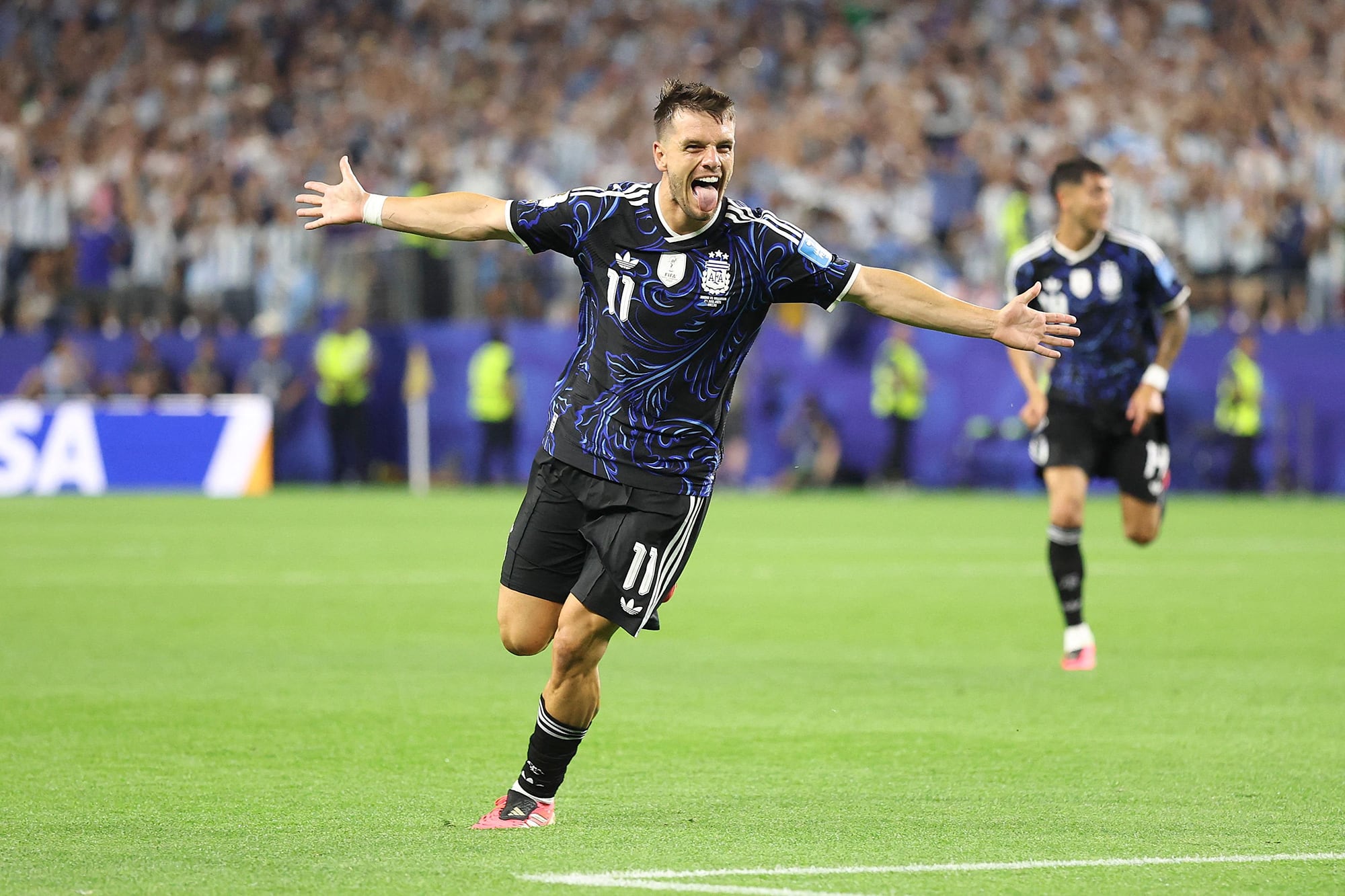 Giovani Lo Celso celebra el primer gol de Argentina ante Jordania