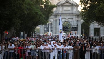 Visita del Papa León XIV, en directo | Miles de personas se congregan en Cibeles para la misa del Papa